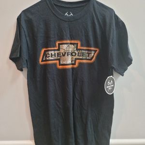 NWT Realtree Mens Medium Chevrolet T Shirt